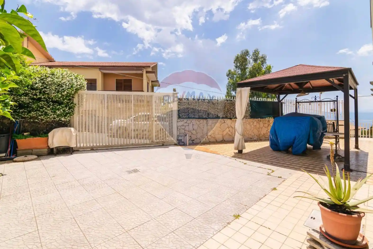 Casa indipendente in vendita a Aci Castello