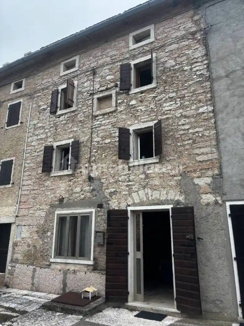 Rustico - Casale in vendita a Sant'Anna d'Alfaedo