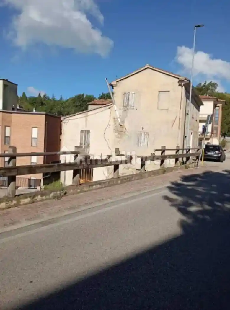 Casa indipendente in vendita a Urbino