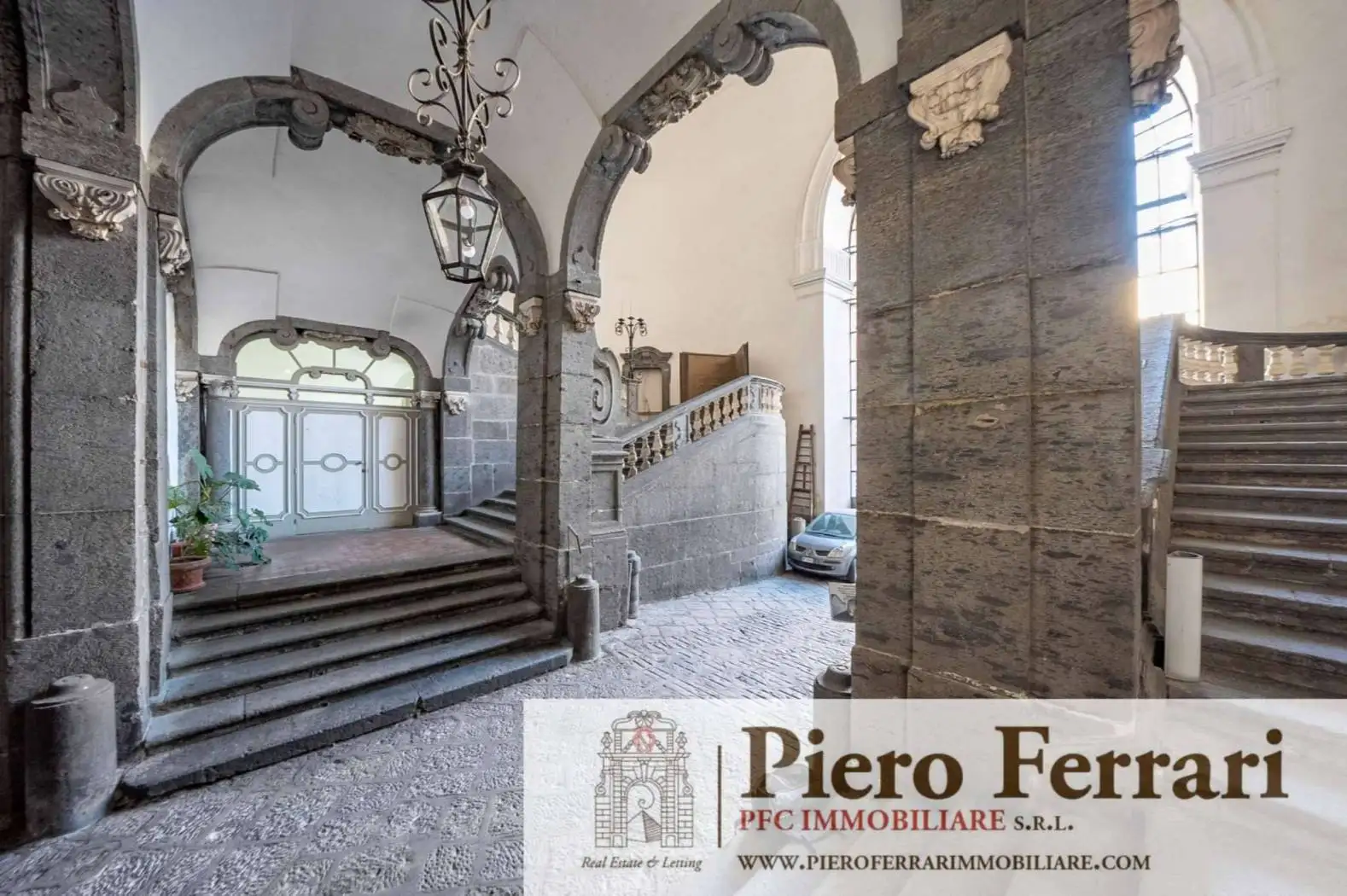 Appartamento in vendita a Napoli