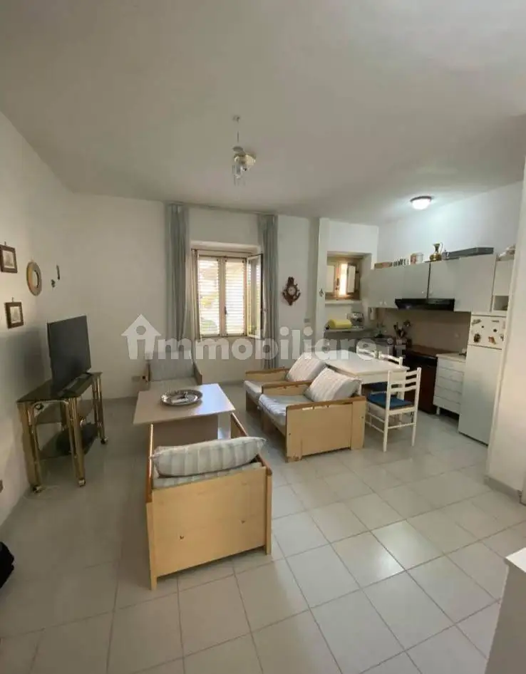 Appartamento in affitto a Davoli