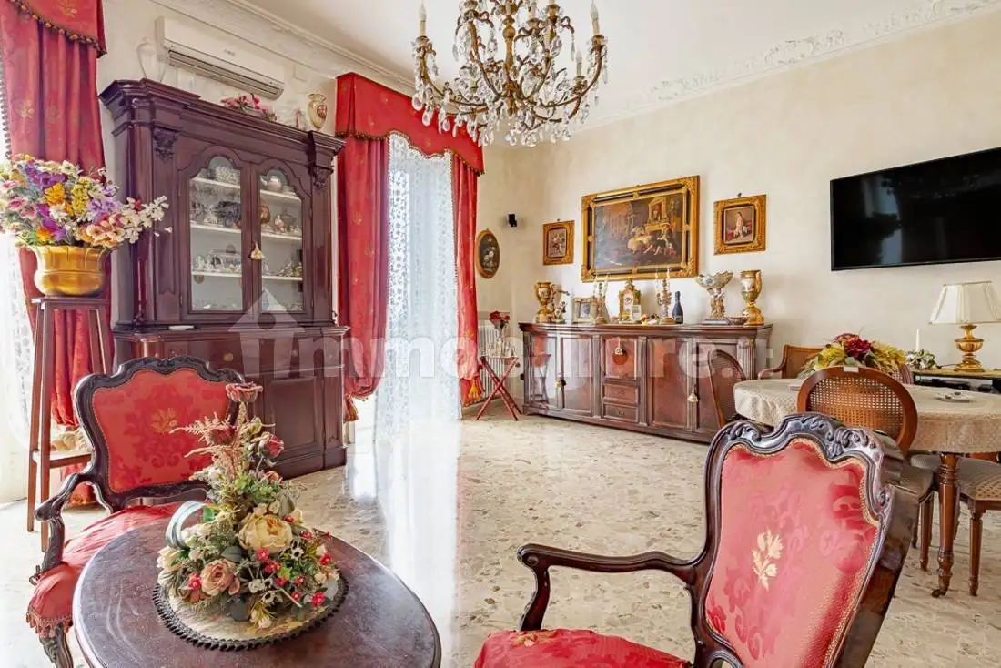 Appartamento in vendita a Napoli