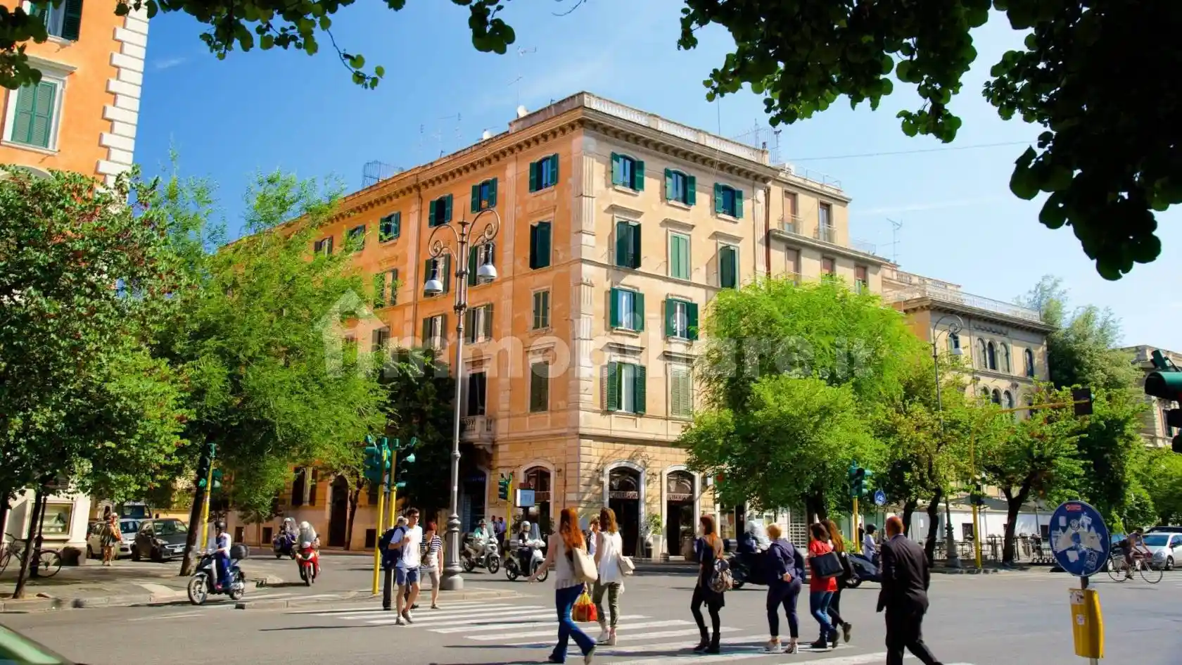 Palazzo - Edificio in vendita a Roma