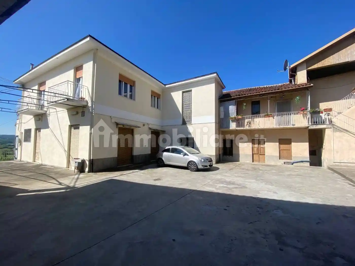 Palazzo - Edificio in vendita a Caselette