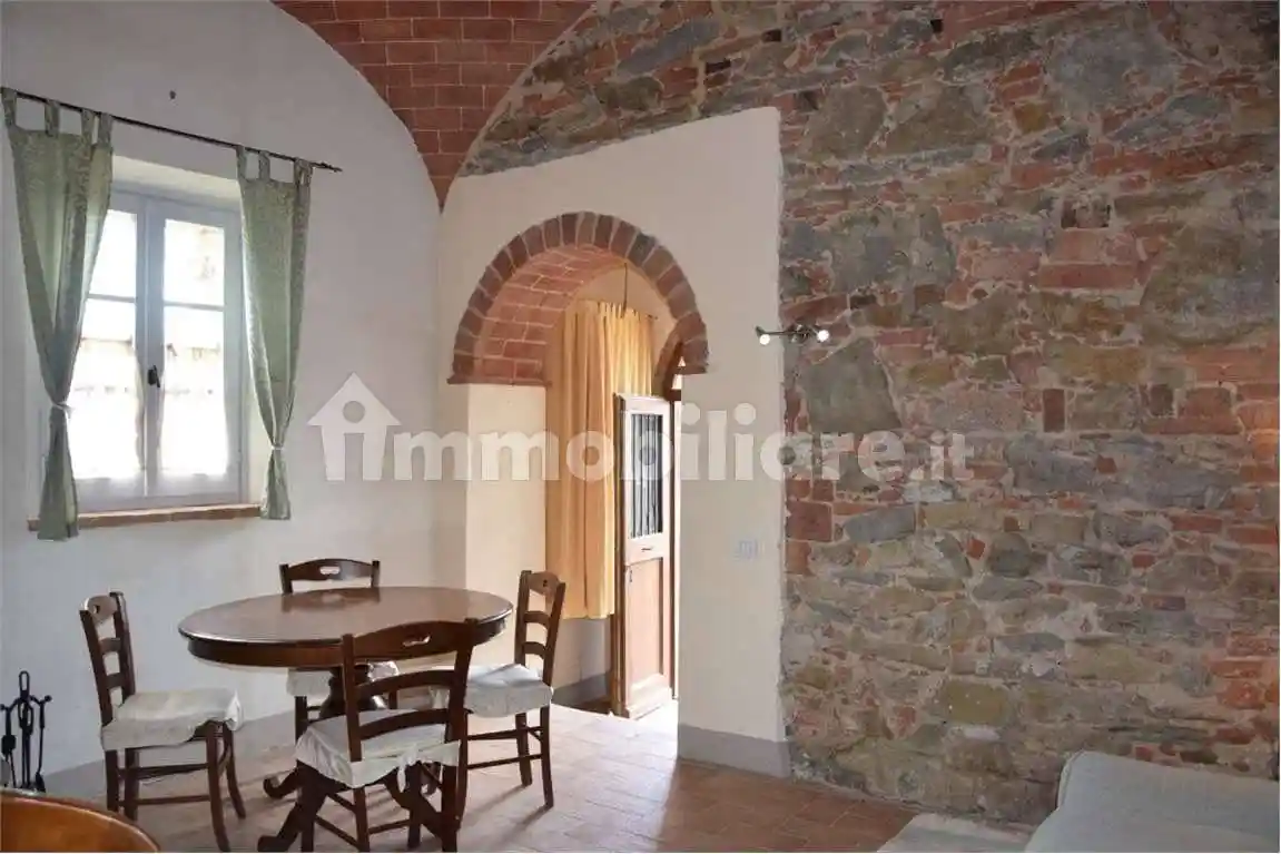 Appartamento in vendita a Lucignano