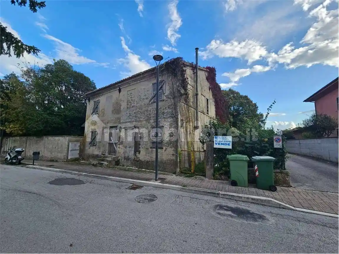 Villa in vendita a Montemarciano