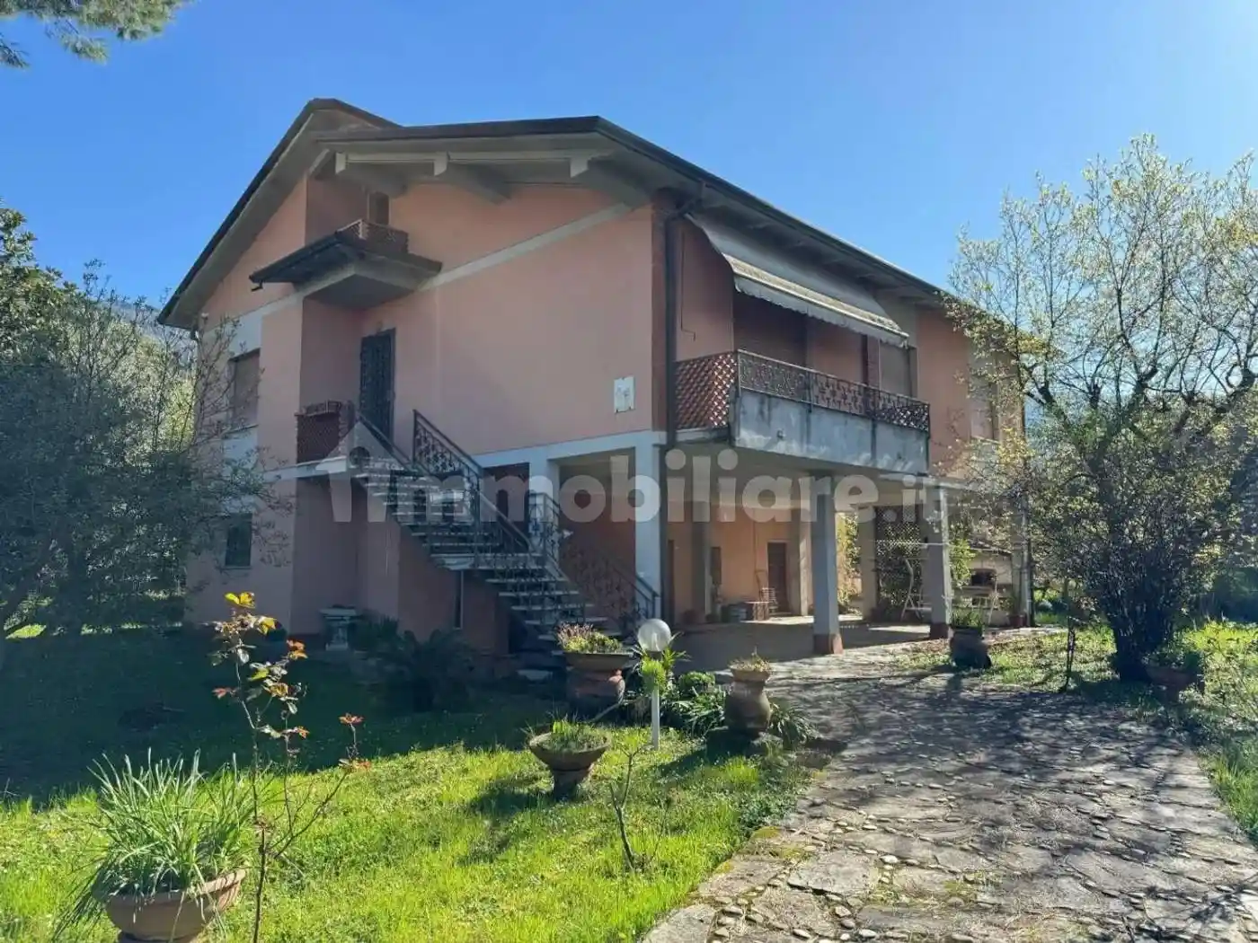 Villa in vendita a Massa