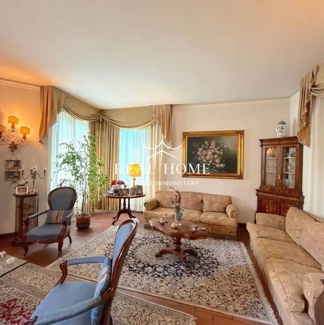 Villa in vendita a Campi Bisenzio