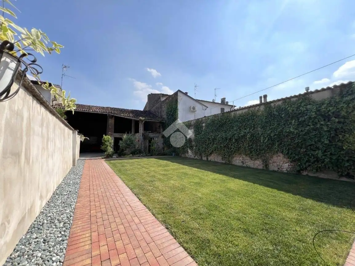 Terratetto unifamiliare via Bruno Buozzi 91, Centro, Acquanegra sul Chiese - foto 4