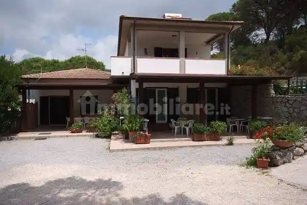 Villa in vendita a Campo nell'Elba