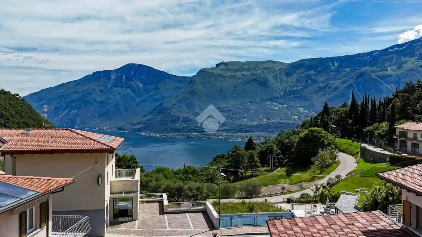 Appartamento in vendita a Tremosine sul Garda