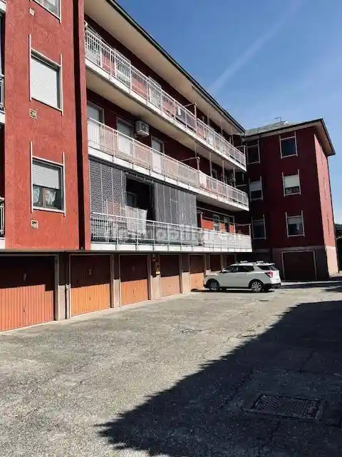 Palazzo - Edificio in affitto a Melzo