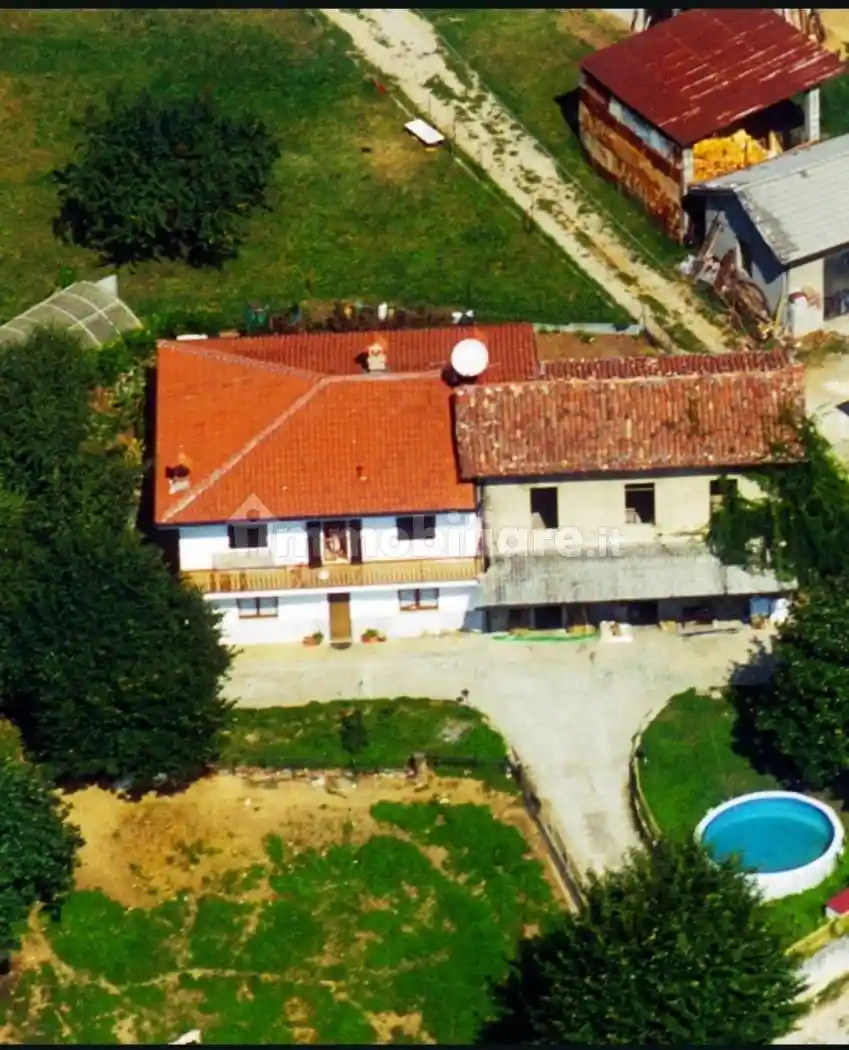 Villa in vendita a Vertova