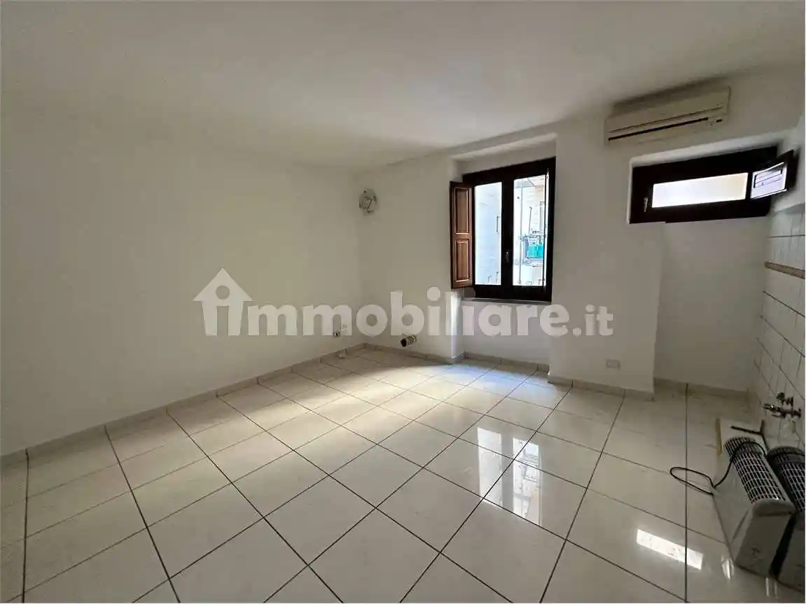 Trilocale ottimo stato, primo piano, Centro, Vallo della Lucania - foto 3