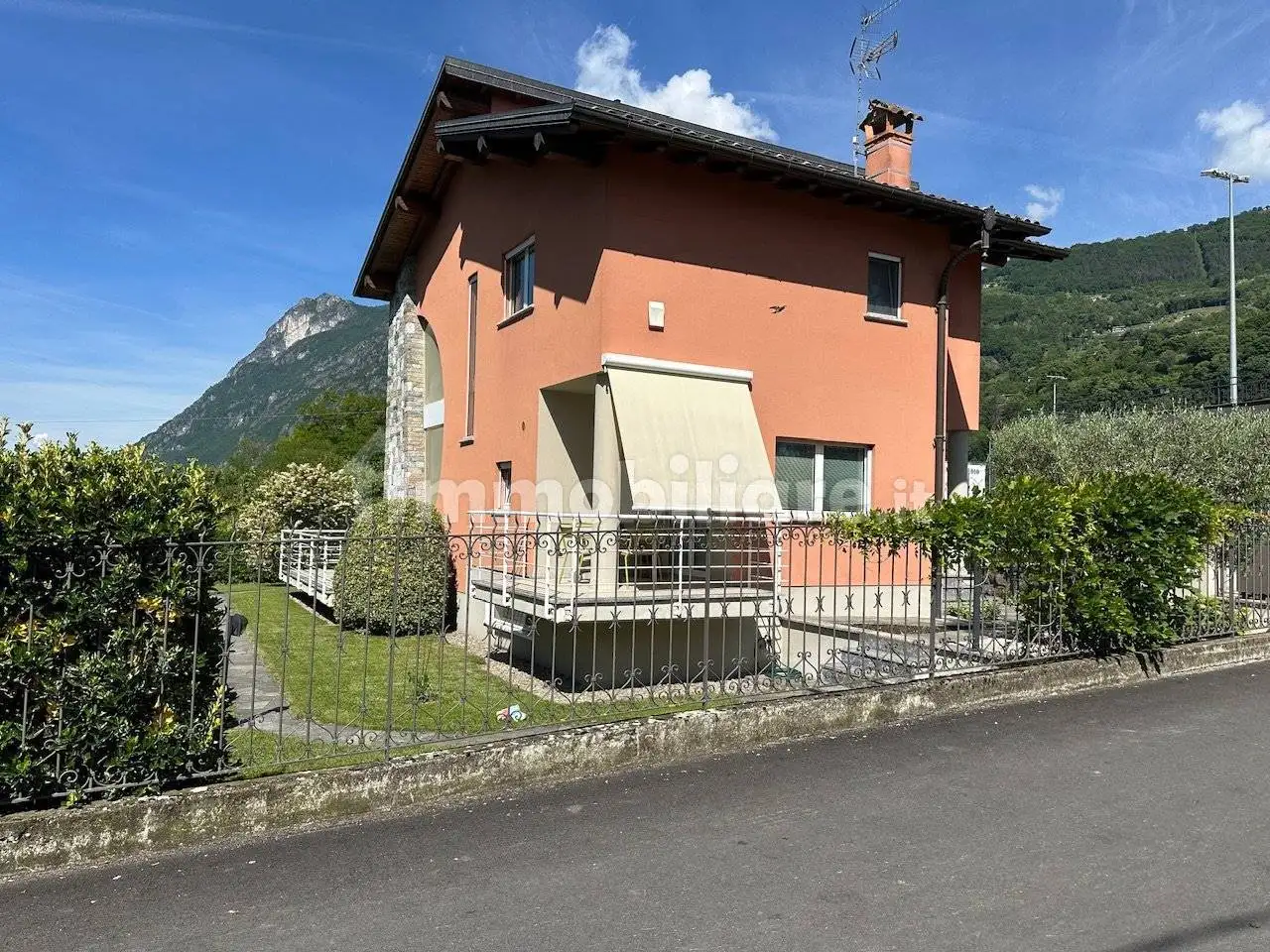 Villa unifamiliare via Ghiaie, Centro, Carlazzo - foto 3