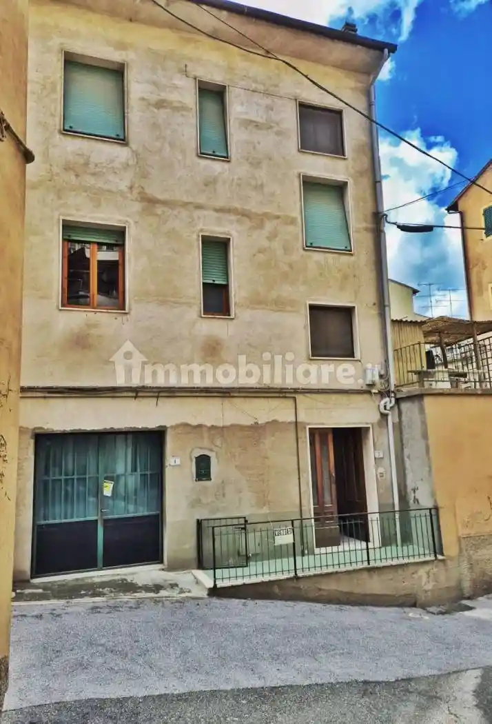 Palazzo - Edificio in vendita a Castelfiorentino