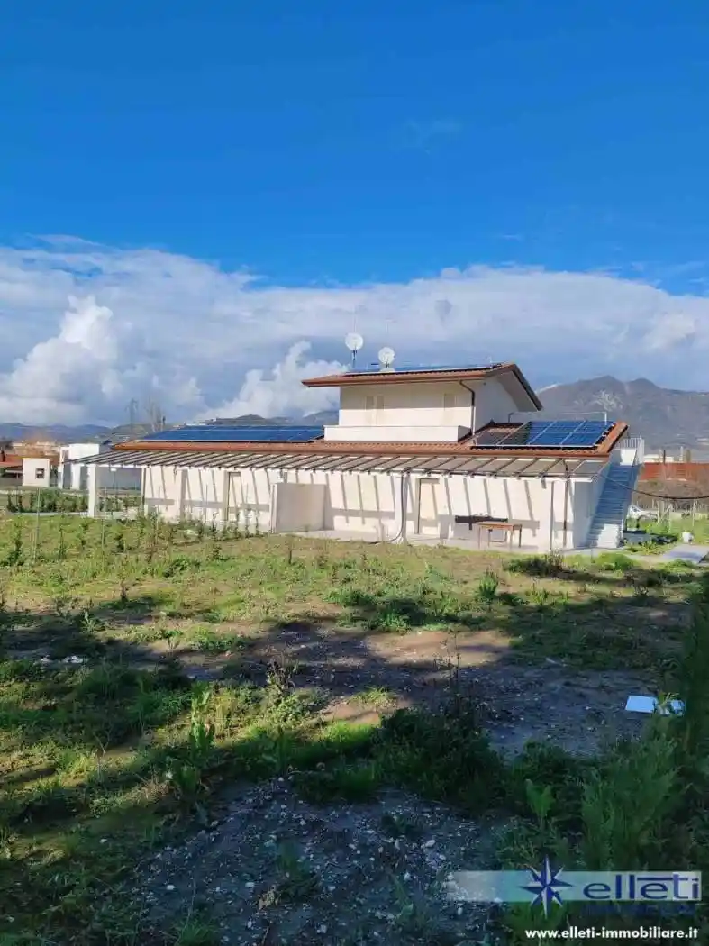 Villetta a schiera in vendita a Massa