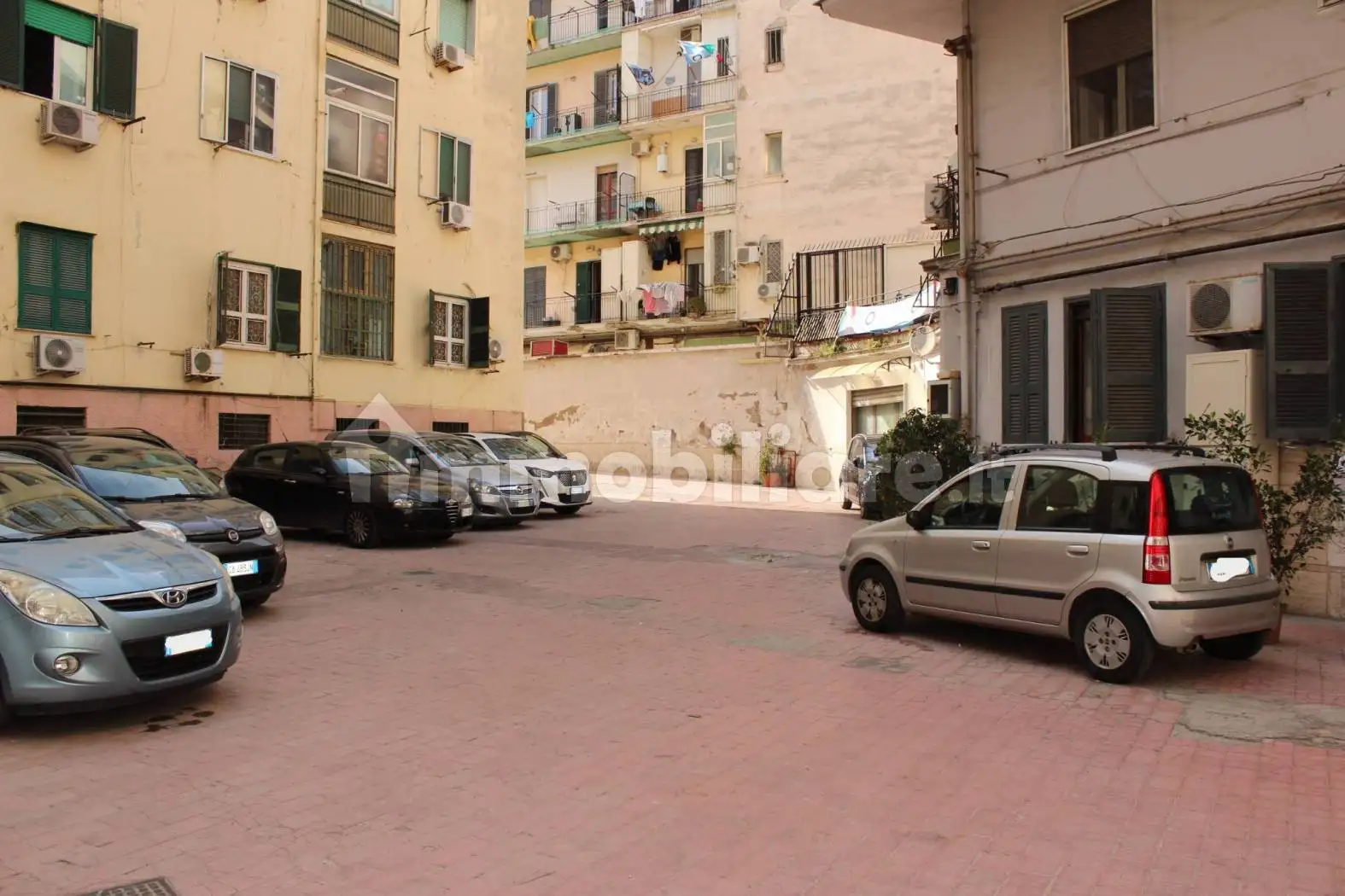 Appartamento in vendita a Napoli