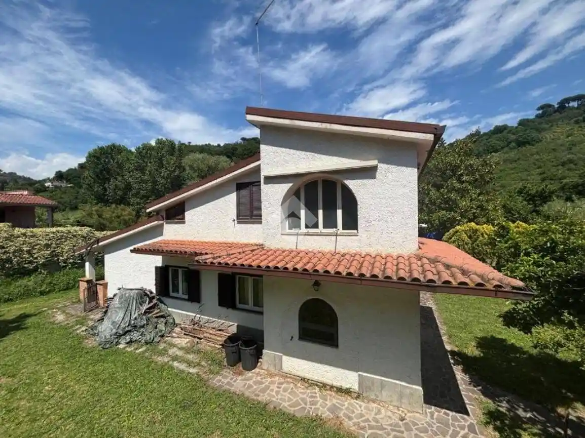 Villa in vendita a Castelnuovo di Porto