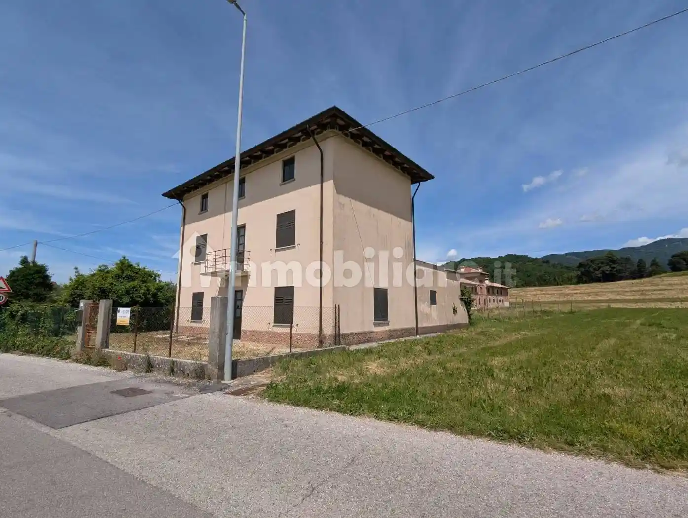 Villa unifamiliare, da ristrutturare, 450 m², Torreano - foto 3