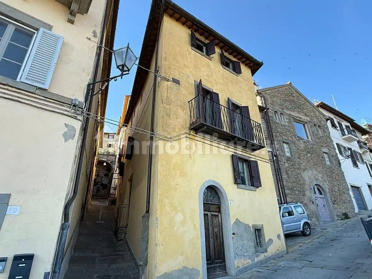 Casa indipendente in vendita a Cortona