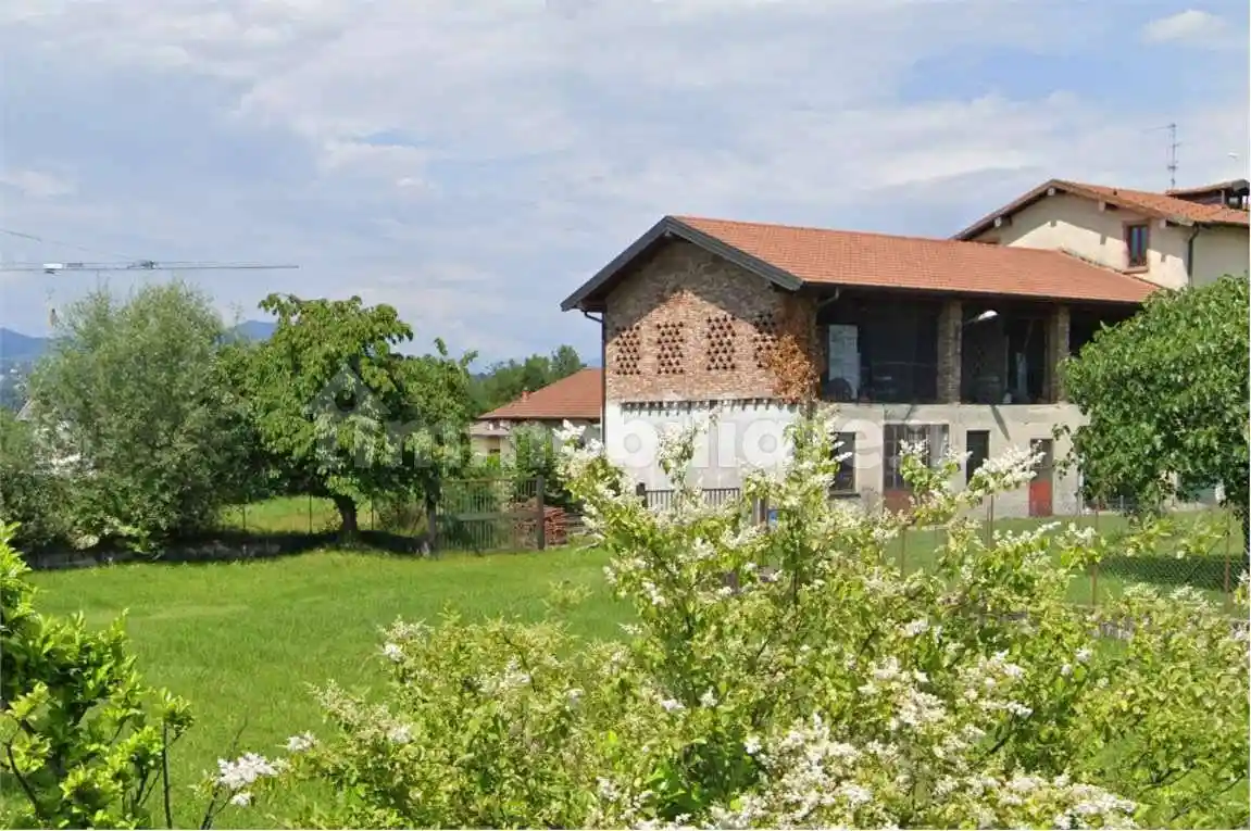 Rustico - Casale in vendita a Azzate