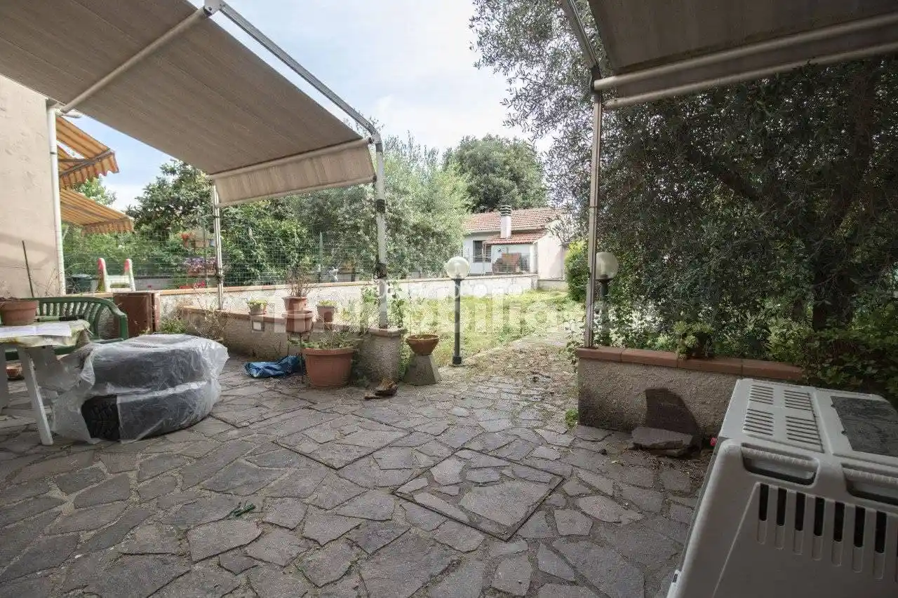 Villa a schiera 4 locali, da ristrutturare, Villa Fiorita, Prato - foto 2