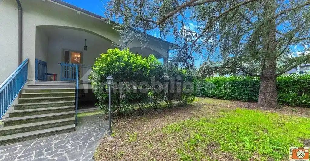 Villa in vendita a Parma