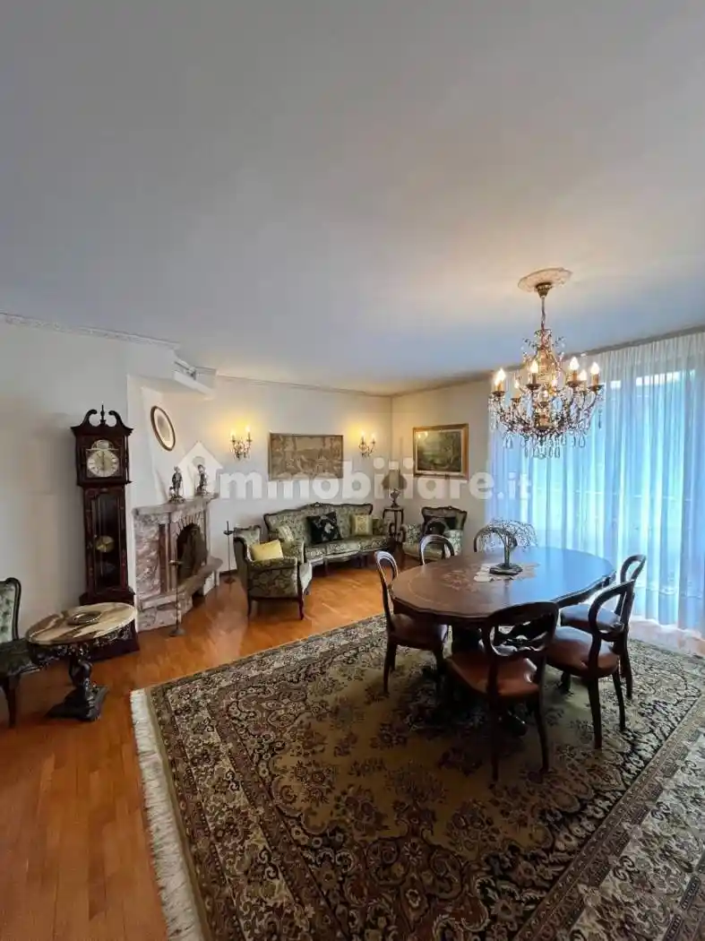 Appartamento in vendita a Erba