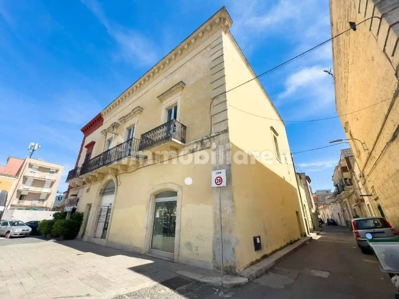 Palazzo - Edificio in vendita a Bari