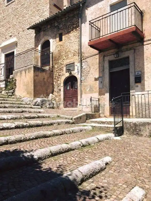 Appartamento in vendita a Caporciano