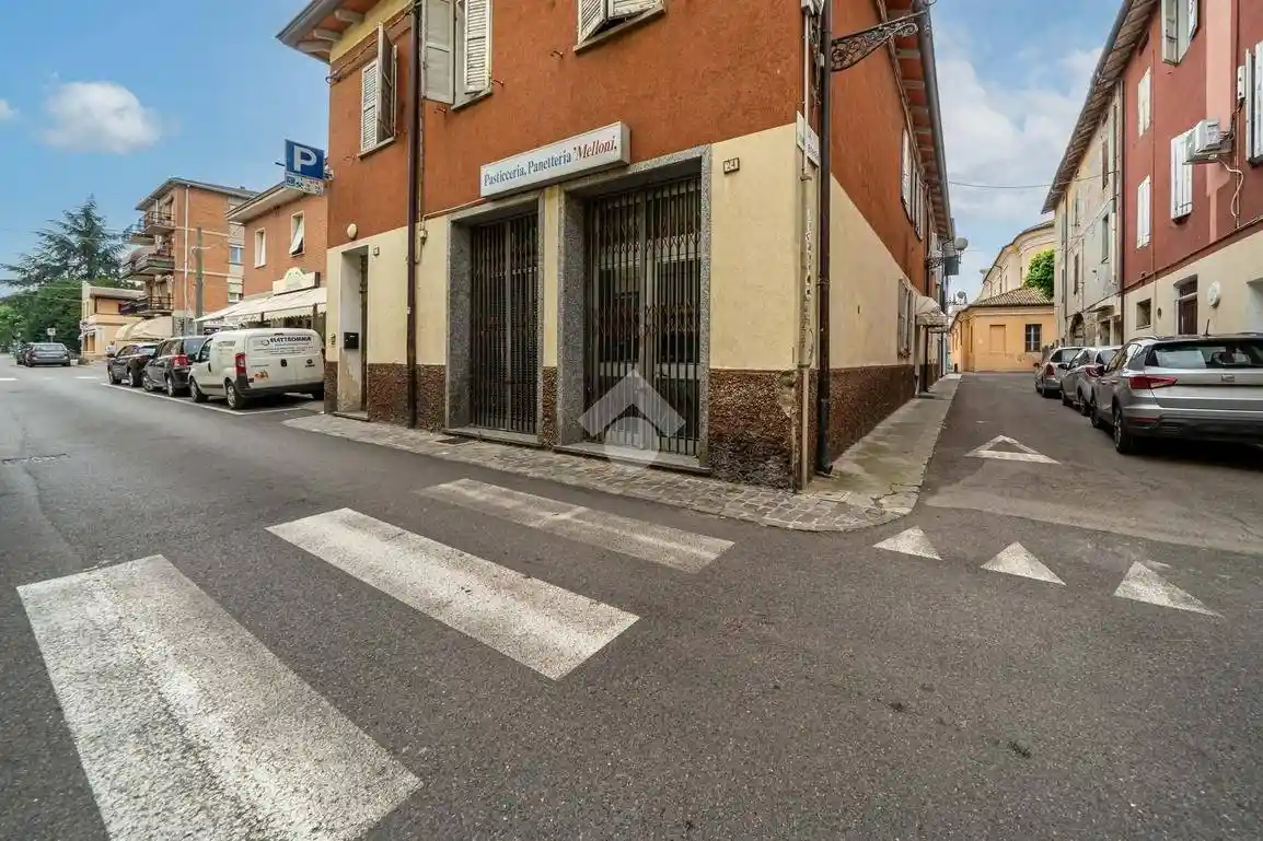 Palazzo - Edificio in vendita a Sant'Ilario d'Enza