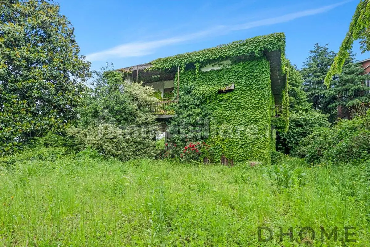Villa in vendita a Castello di Brianza