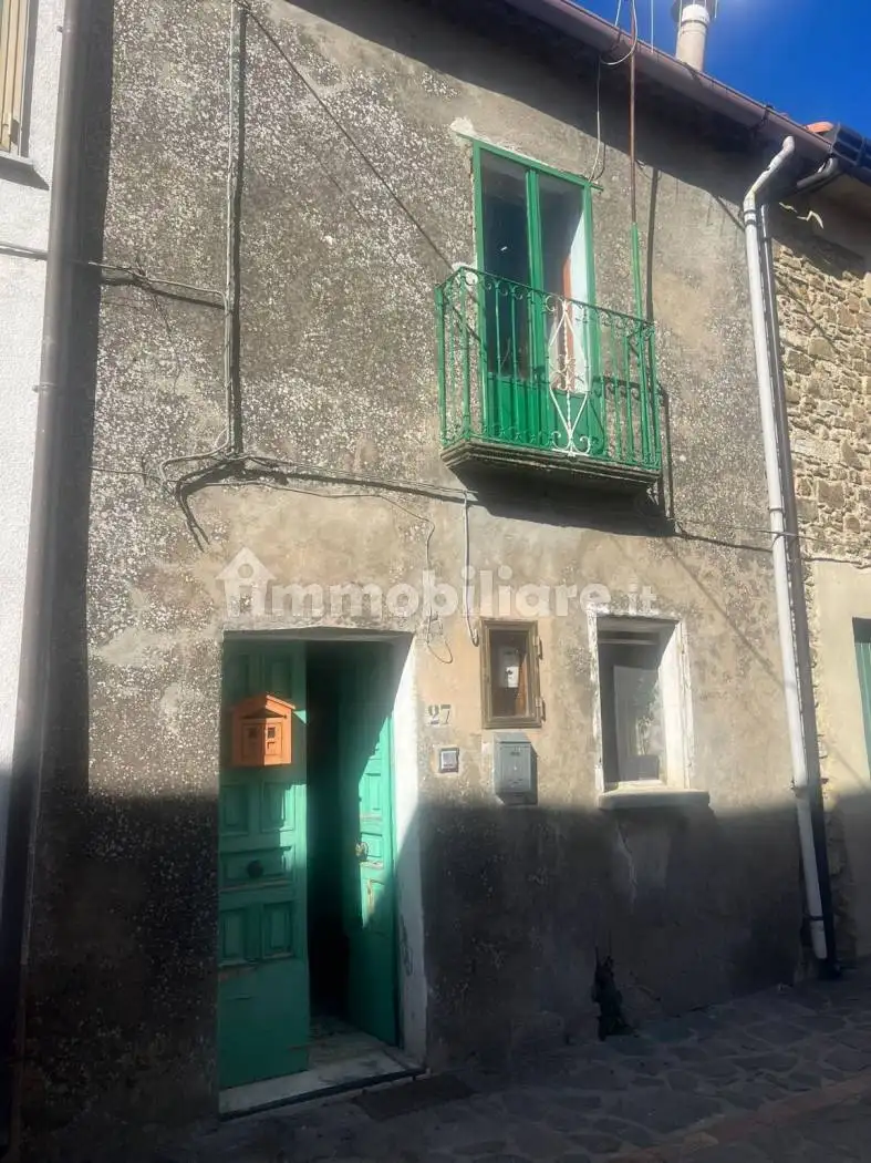 Appartamento in vendita a Lustra