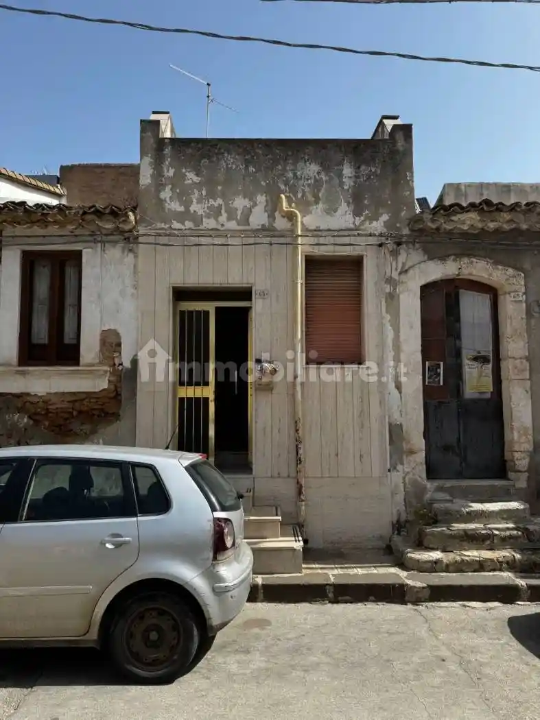 Casa indipendente in vendita a Floridia