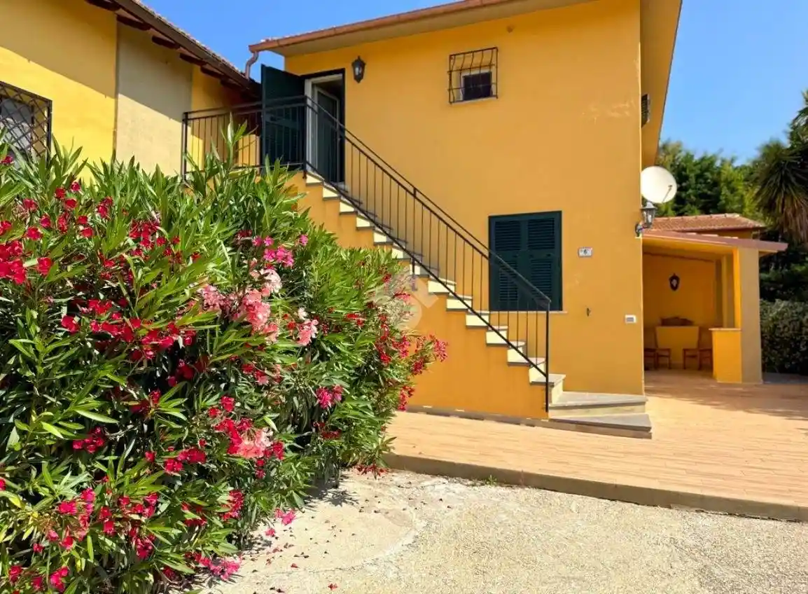 Casa indipendente in vendita a Montalto di Castro