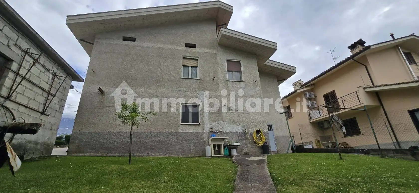 Villa in vendita a Castelli