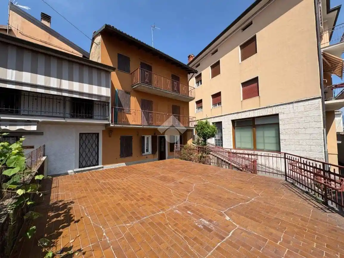 Casa indipendente in vendita a Predore