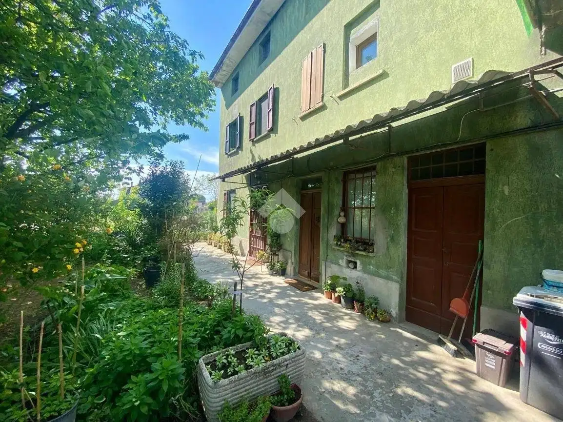 Casa indipendente in vendita a Isola Sant'Antonio