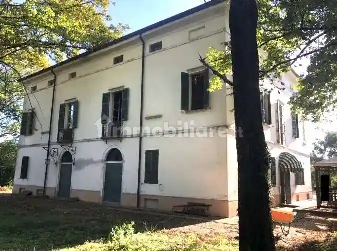 Villa in vendita a Parma