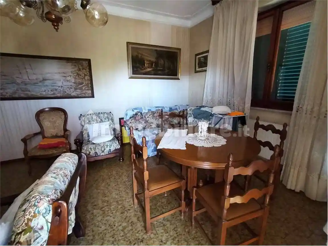 Appartamento in vendita a Luni