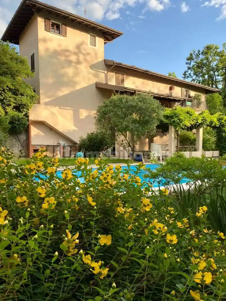 Rustico - Casale in vendita a Pombia