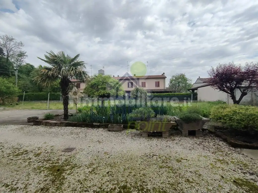 Terratetto unifamiliare via Torre Angiolini 1, Centro, Torre de' Picenardi - foto 2