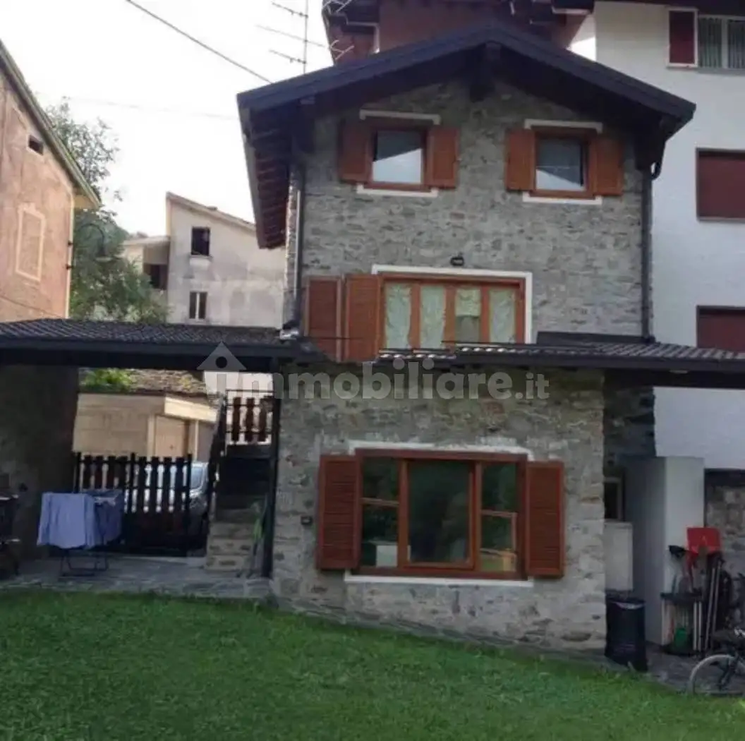 Casa indipendente in vendita a Margno