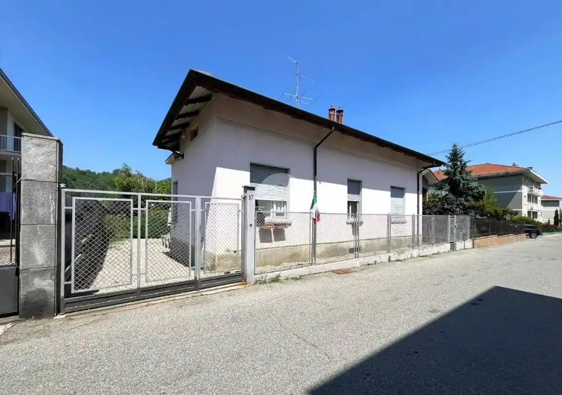 Casa indipendente in vendita a Biella