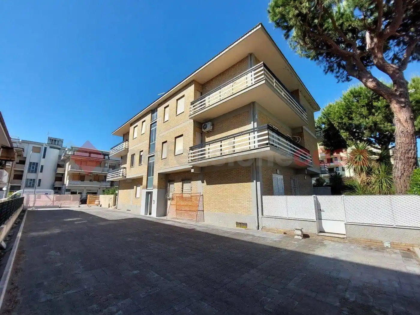 Trilocale via Toscana, 22, Lungomare Marconi, Alba Adriatica - foto 2