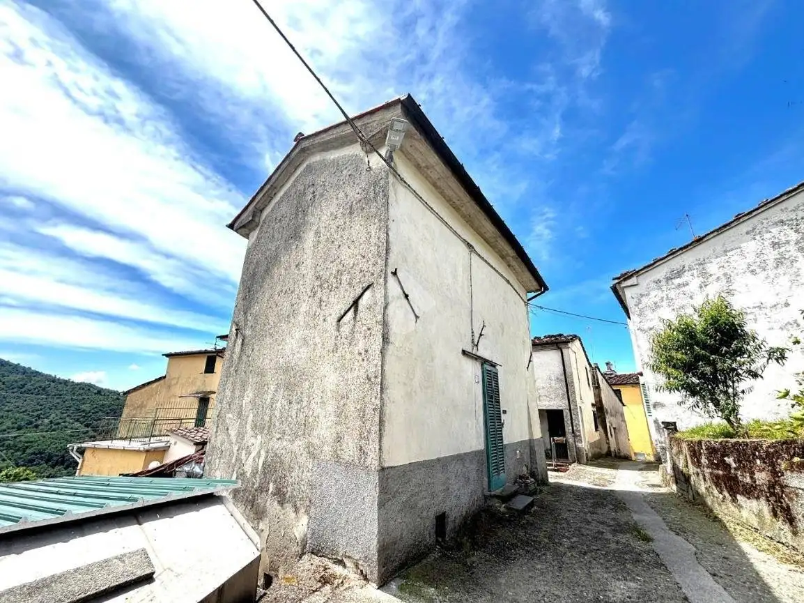 Casa indipendente in vendita a Pistoia