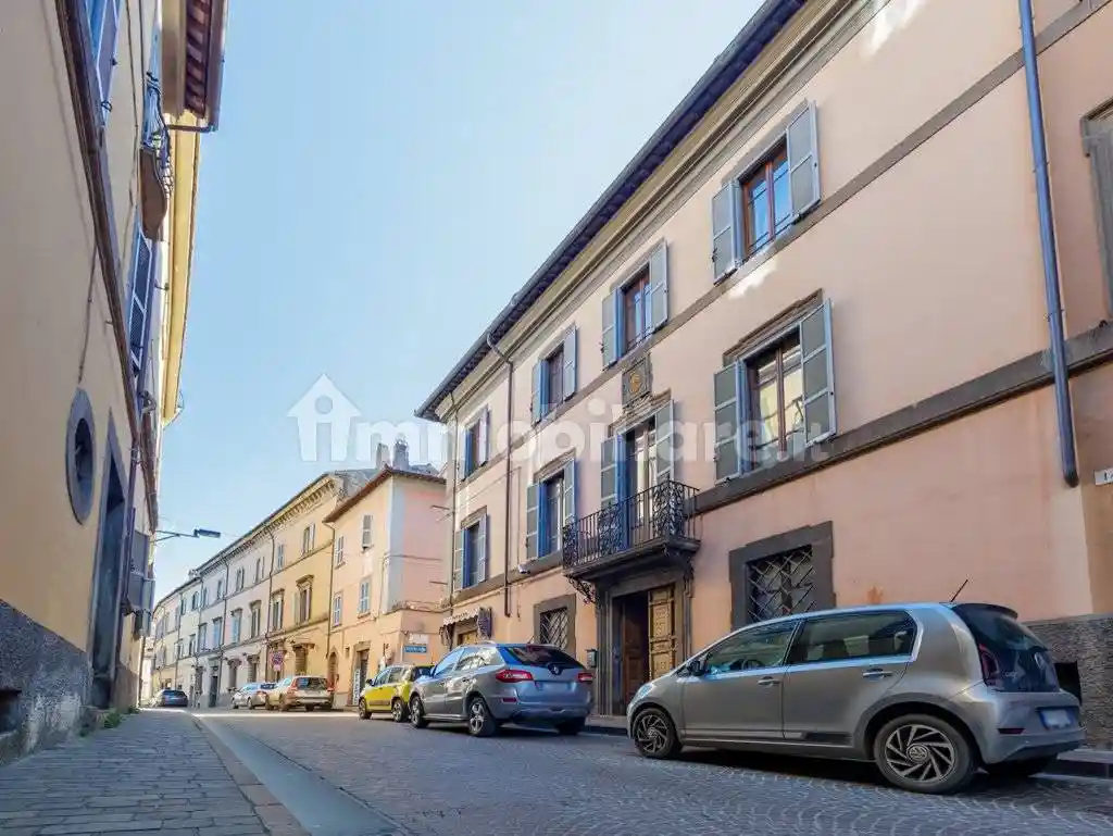 Palazzo - Edificio in vendita a Viterbo