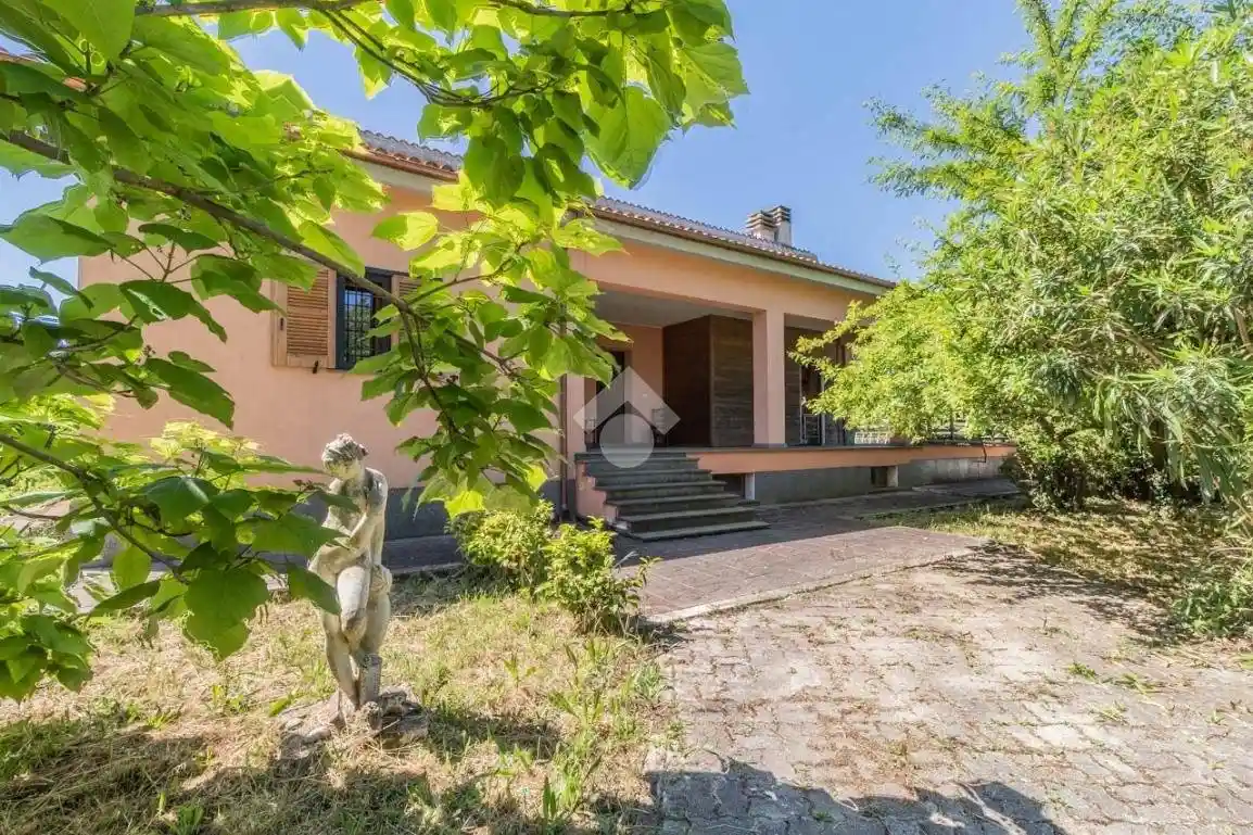 Villa in vendita a Bassano Romano