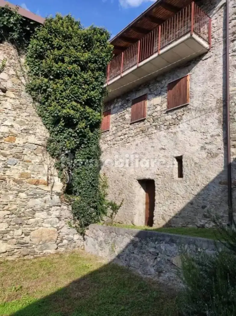 Rustico - Casale in vendita a Poggiridenti